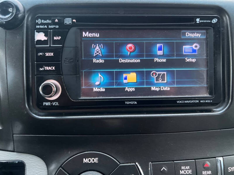 2013 Toyota Sienna LE 7-Passenger