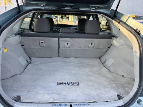 2014 Toyota Prius Plug-in Hybrid Advanced