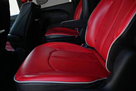2020 Chrysler Pacifica Hybrid Limited Red S