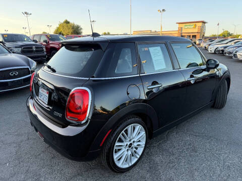 2017 MINI Hardtop 4 Door Cooper
