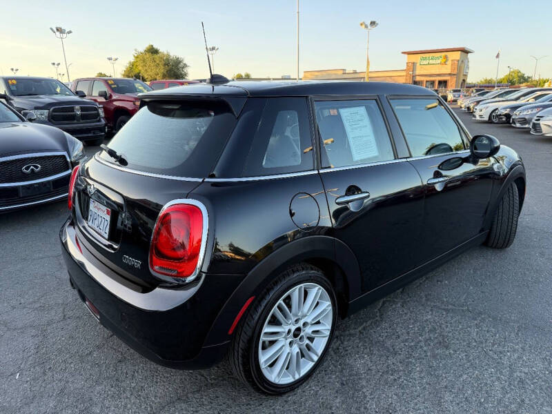 2017 MINI Hardtop 4 Door Cooper