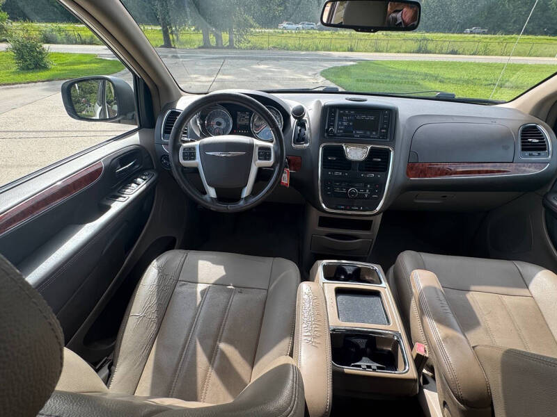 2016 Chrysler Town and Country Touring