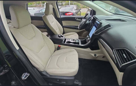 2024 Ford Edge Titanium