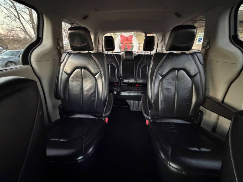 2017 Chrysler Pacifica Touring-L Plus