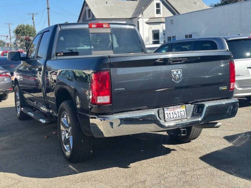 2017 RAM 1500 SLT