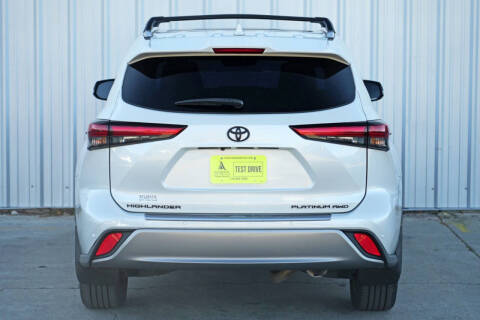 2022 Toyota Highlander Platinum