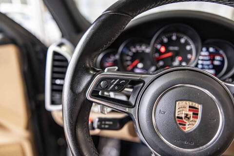 2017 Porsche Cayenne Platinum Edition