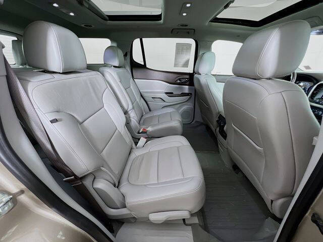 2022 GMC Acadia SLT