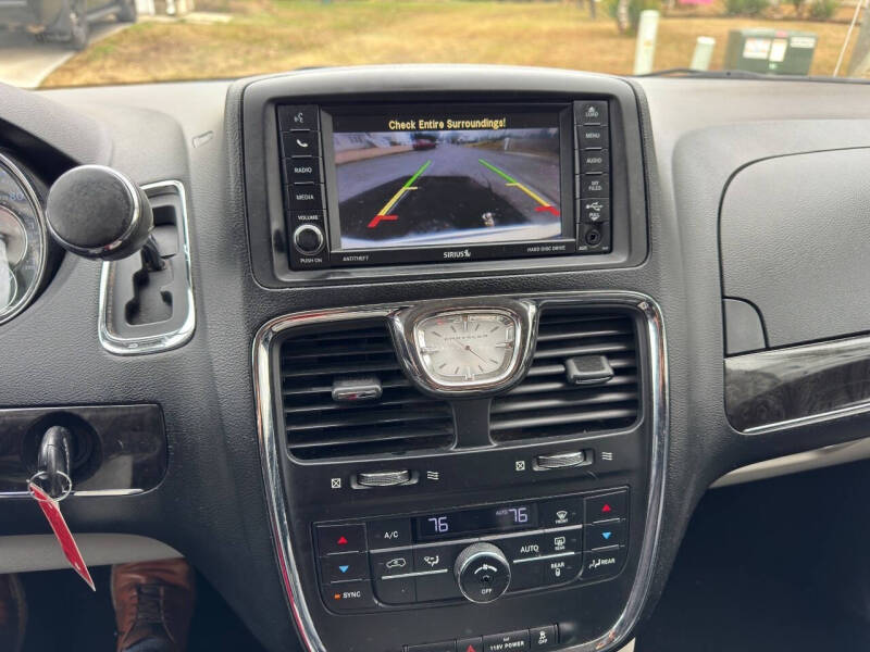 2013 Chrysler Town and Country Touring