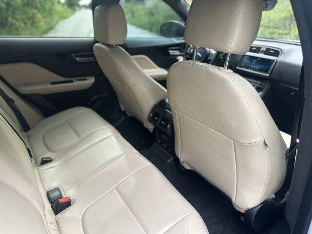 2019 Jaguar F-PACE 25t Premium