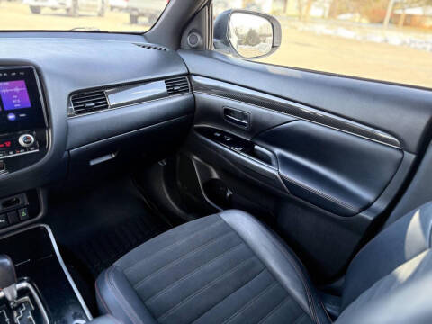 2020 Mitsubishi Outlander SE