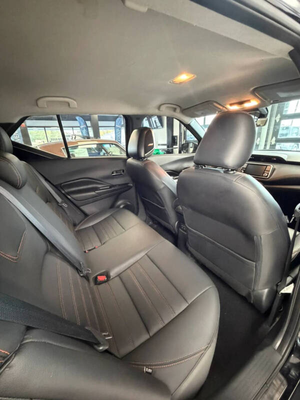 2020 Nissan Kicks SR