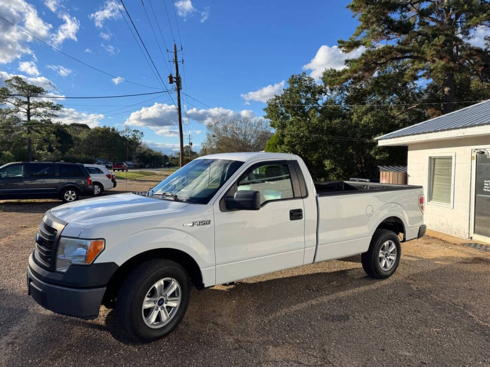 2013 Ford F-150 XL's photo
