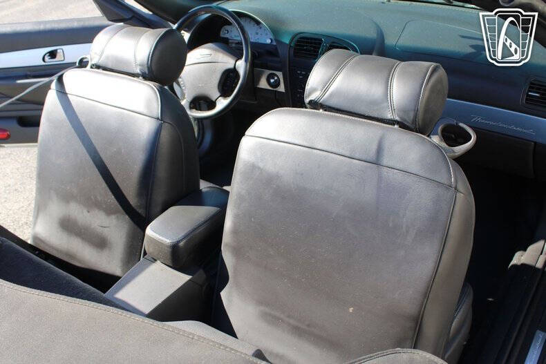 2002 Ford Thunderbird Deluxe