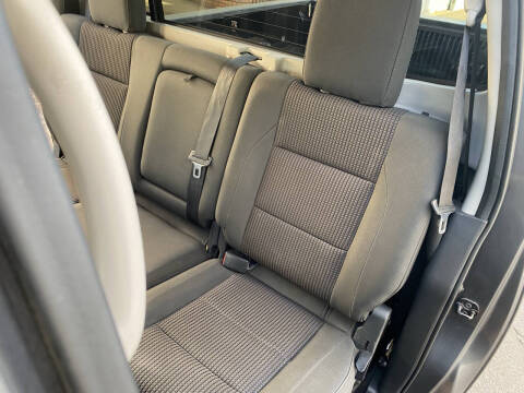 2015 Nissan Titan SV