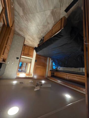 2017 Winnebago Adventurer 37