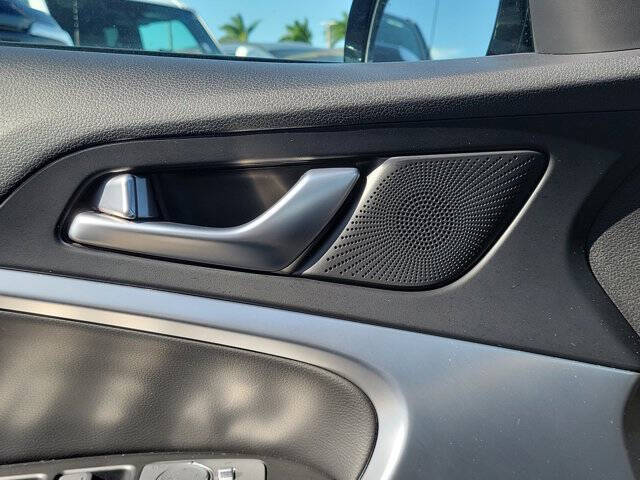 2023 Genesis G70