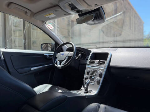 2016 Volvo XC60 T5 Drive-E Platinum