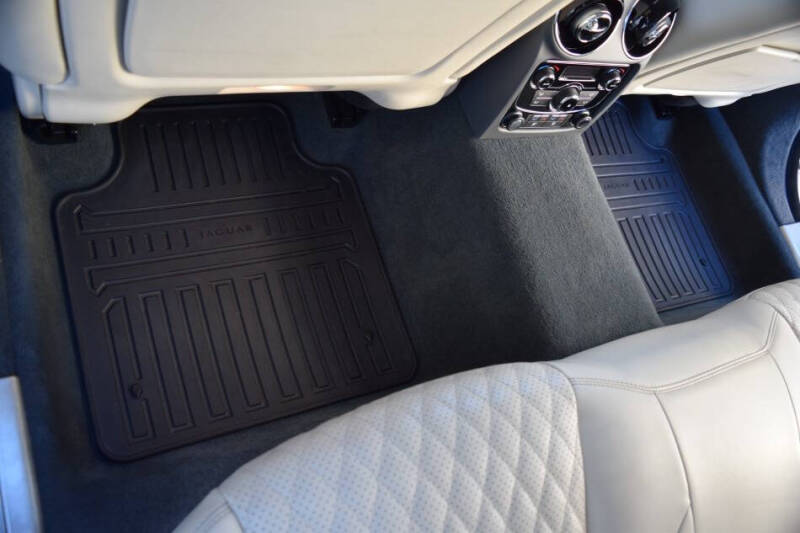 2019 Jaguar XJ Collection