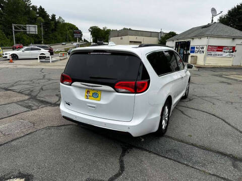 2017 Chrysler Pacifica Touring-L