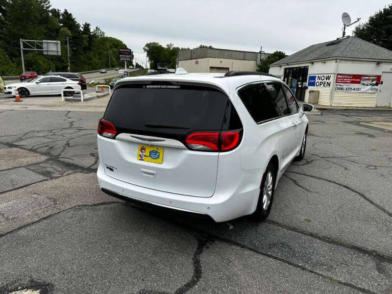 2017 Chrysler Pacifica Touring-L