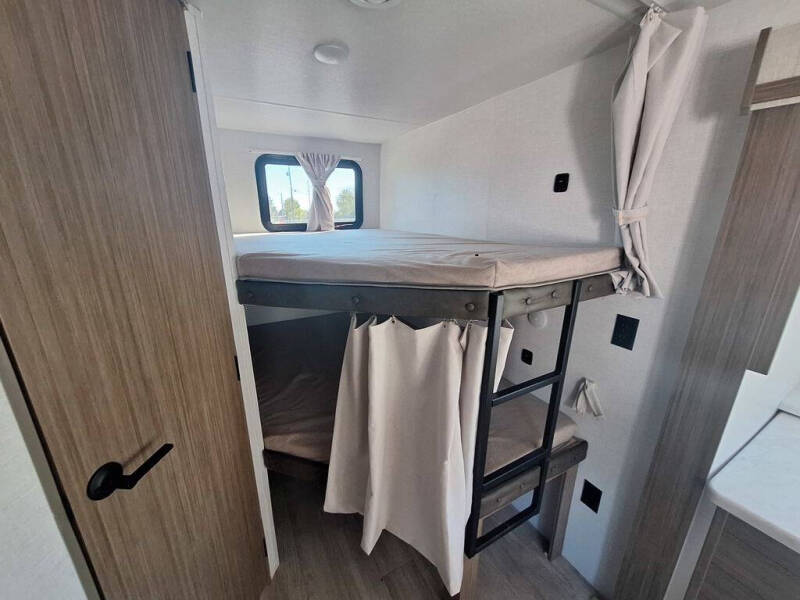 2025 Forest River Salem 26DBUDX