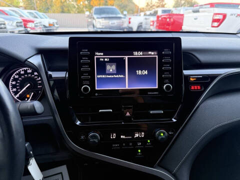 2022 Toyota Camry SE