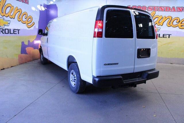 2025 Chevrolet Express 3500