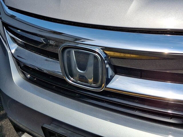 Lunar Silver Metallic 2021 Honda Pilot Elite AWD Elite 4dr SUV 10