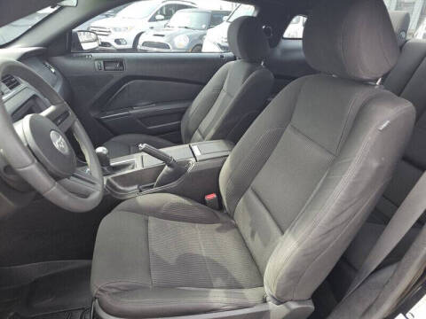 2012 Ford Mustang V6