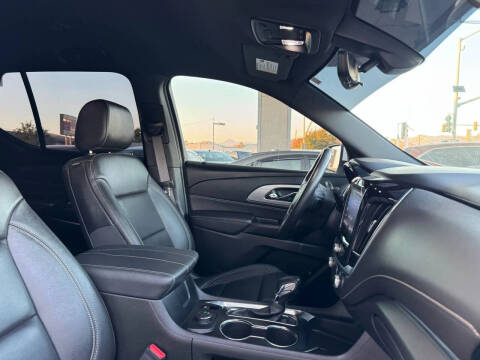 2022 Chevrolet Traverse LT Leather