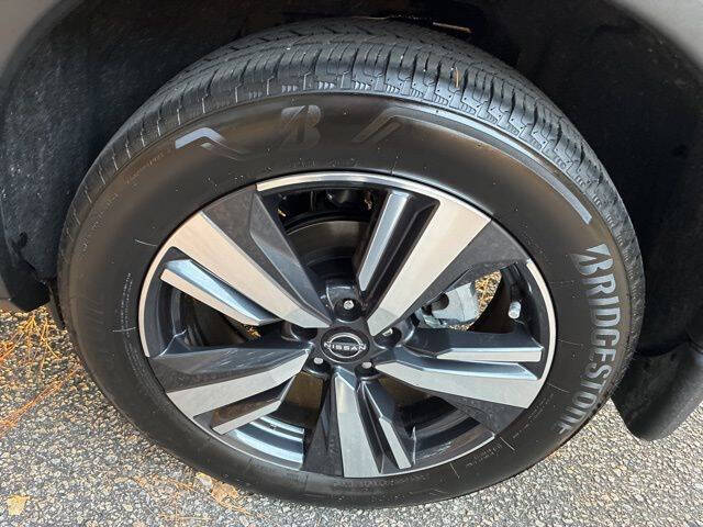 2024 Nissan Rogue SL