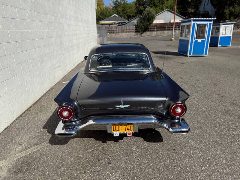 1957 Ford Thunderbird