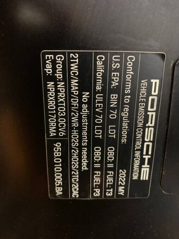 2022 Porsche Macan S