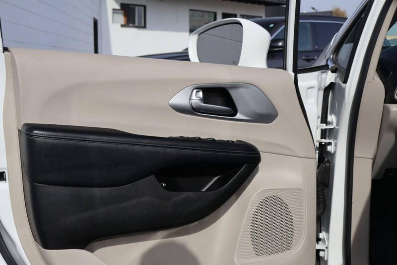 2018 Chrysler Pacifica Hybrid Touring L