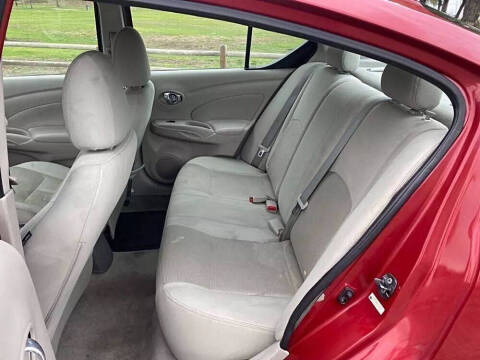 2015 Nissan Versa 1.6 S