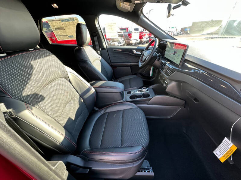 2026 Ford Escape Hybrid ST-Line Select