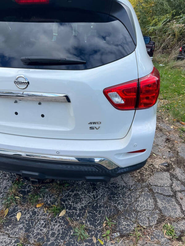 2017 Nissan Pathfinder SL