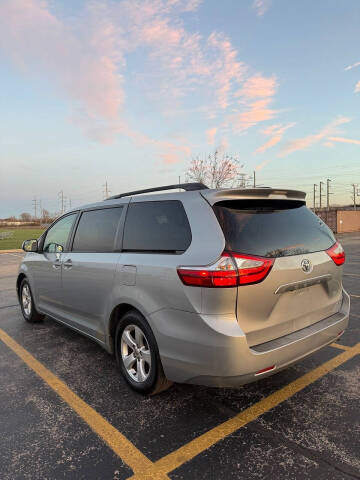 2015 Toyota Sienna LE 8-Passenger
