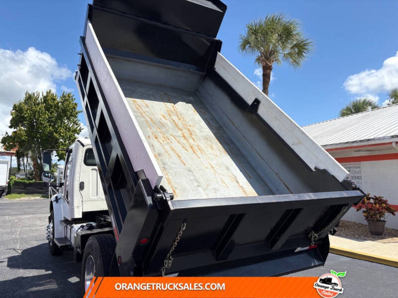 2018 Freightliner M2 106