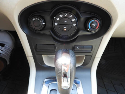 2013 Ford Fiesta SE
