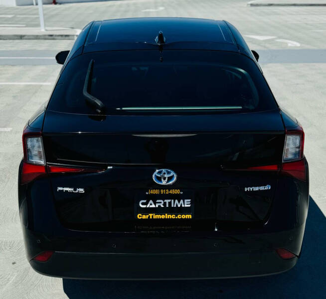 2021 Toyota Prius XLE