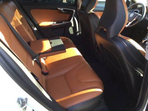 2015 Volvo V60 Cross Country T5