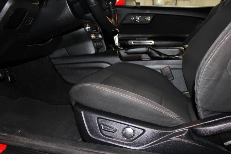 2016 Ford Mustang V6