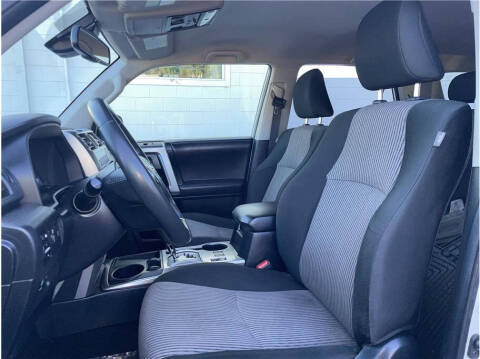 2022 Toyota 4Runner SR5