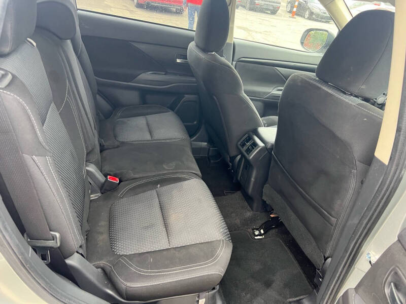 2020 Mitsubishi Outlander ES