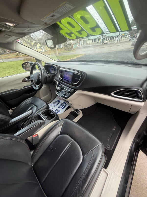 2017 Chrysler Pacifica Touring Plus