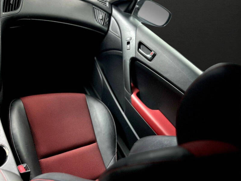 2011 Hyundai Genesis Coupe 3.8L R-Spec