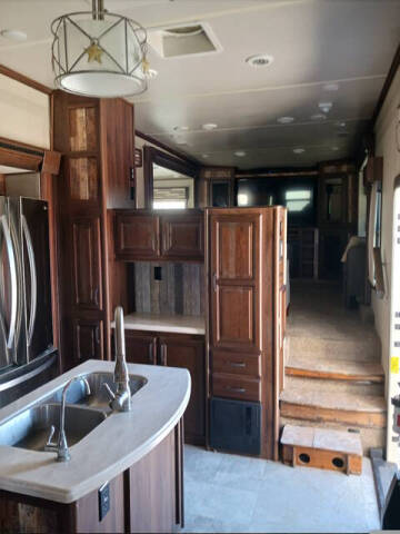 2018 Forest River Columbus Palomino 381FL