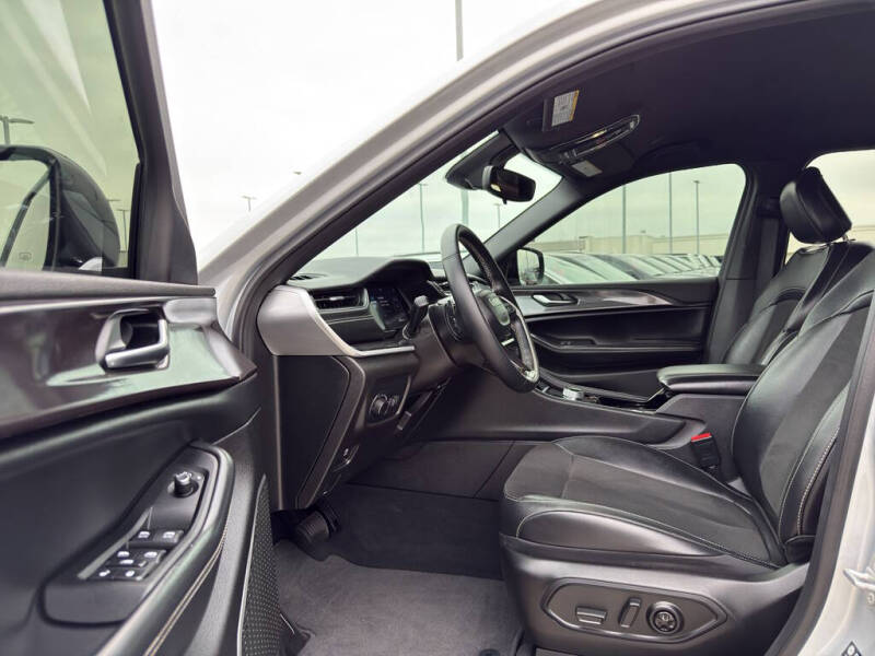 2022 Jeep Grand Cherokee Altitude